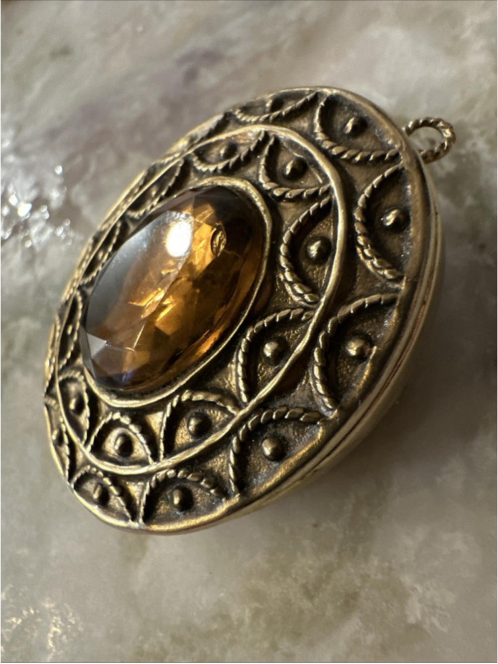 Vtg Avon Locket Pendant Brooch Pin GoldTone Faux Amber Poison/ Scent Compartment